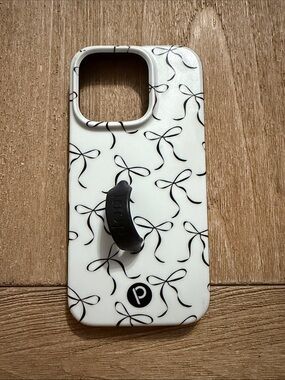 LOOPY CASE - Black Bows - Apple / iPhone 16 Pro (6.3" Screen) / Righty